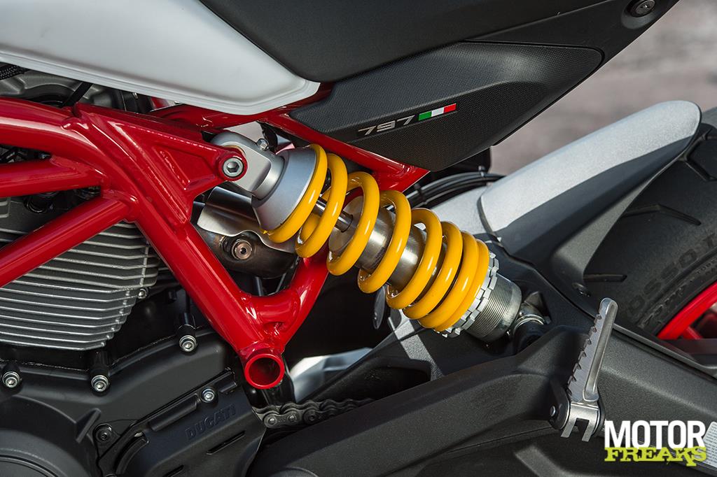 Motorfreaks Test Ducati Monster 797 Kaal En Compleet