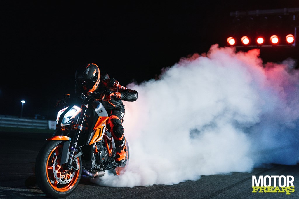 KTM 1290 Super Duke R EVO: semi-active beast