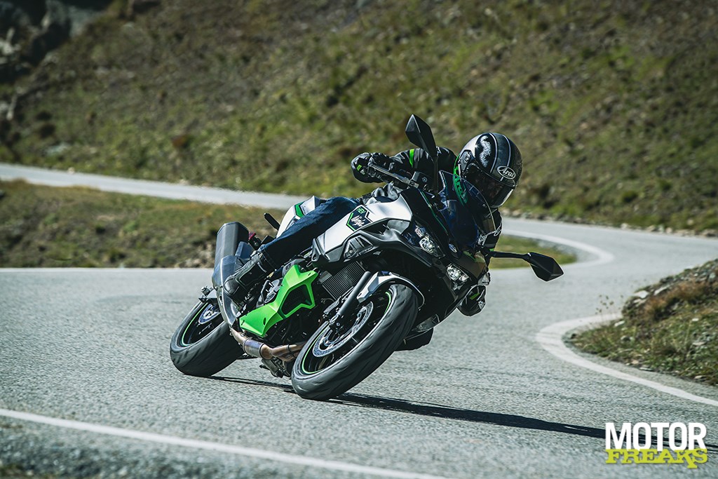 Kawasaki unveils Ninja 7 Hybrid: "Game Changer"