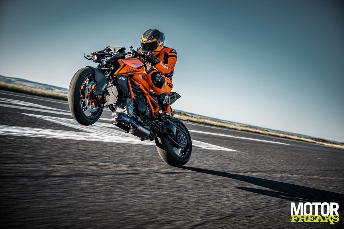 KTM unveils 1390 Super Duke R EVO: 190 hp beast