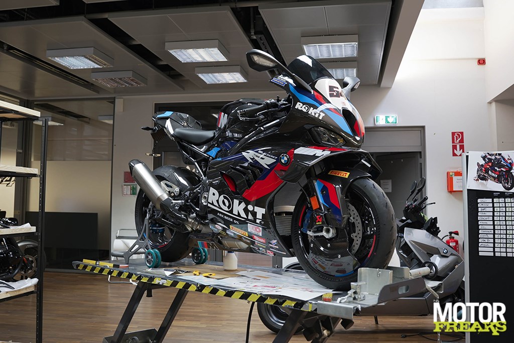 BMW M RR WSBK CHAMPION EDITION 2024: super exclusive racing replica