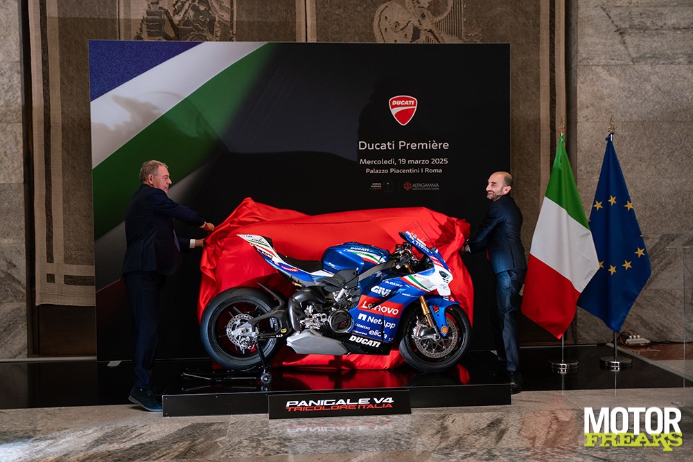 Panigale V4 S Tricolore Italia: Super -Exclusing Colletors Item