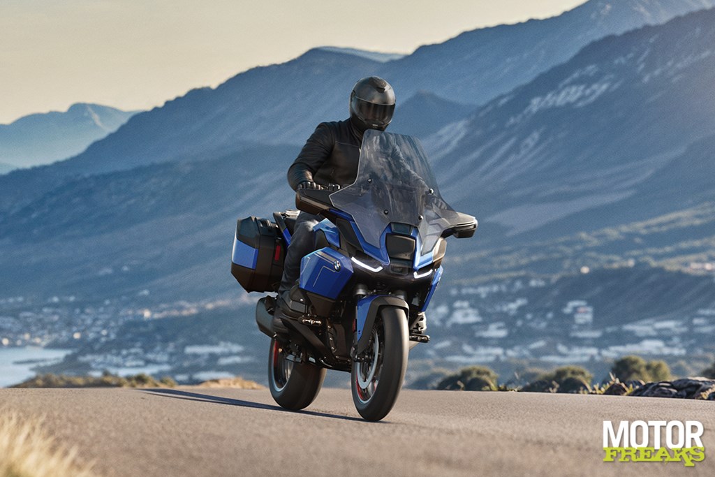 BMW reveals R 1300 RT
