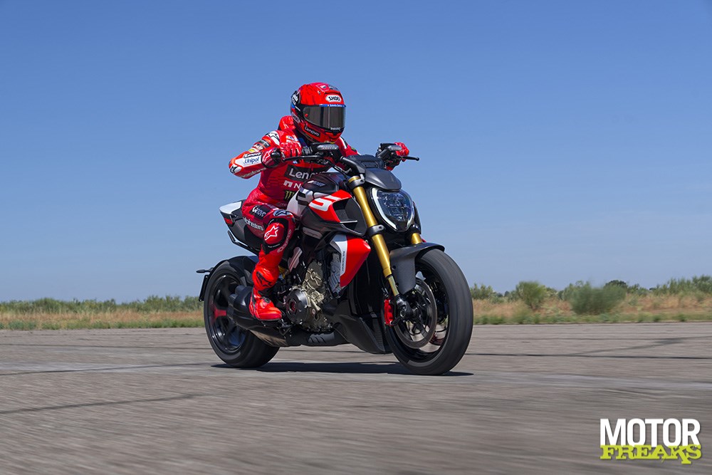 Ducati Diavel V4 RS: Muscle Meets MotoGP