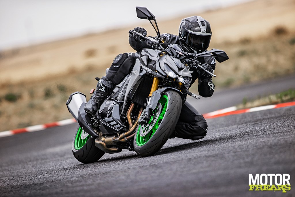 Official: Kawasaki Z1100 and Z1100 SE – Sugomi Awakens