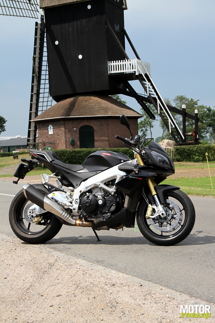 Aprilia Tuono V4 APRC