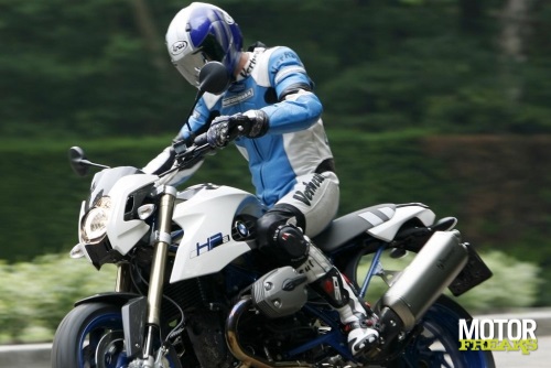 BMW-HP2MM-16-L.jpg