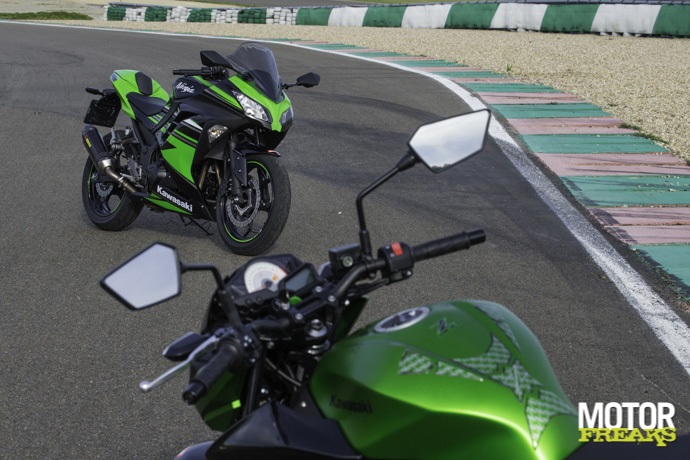 Kawasaki Z300 vs Ninja 300