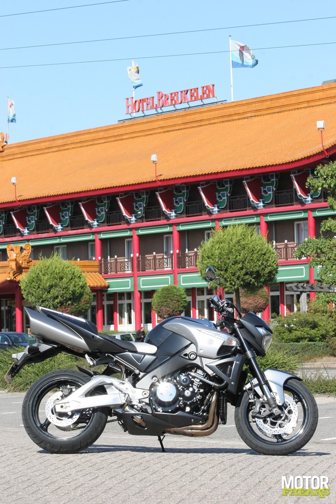 Suzuki_B-King_IMG_9776.jpg
