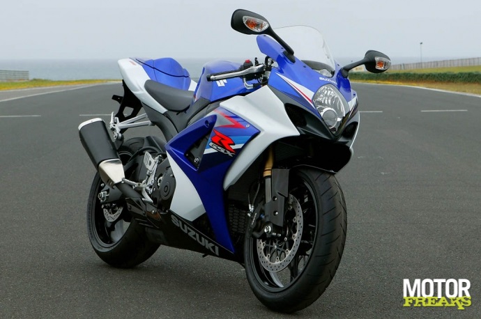 gsx-r1000_k7_2_3.jpg