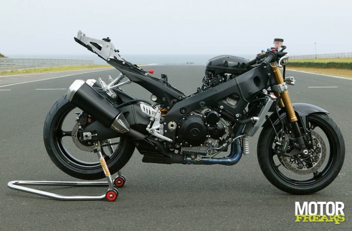 gsx-r1000_k7_3_1.jpg