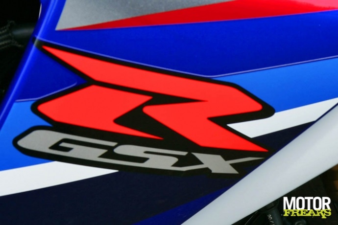 gsx-r1000_k7_6_1.jpg