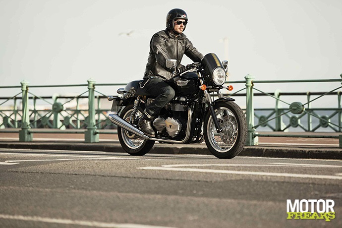 Triumph 2014_Thruxton_01