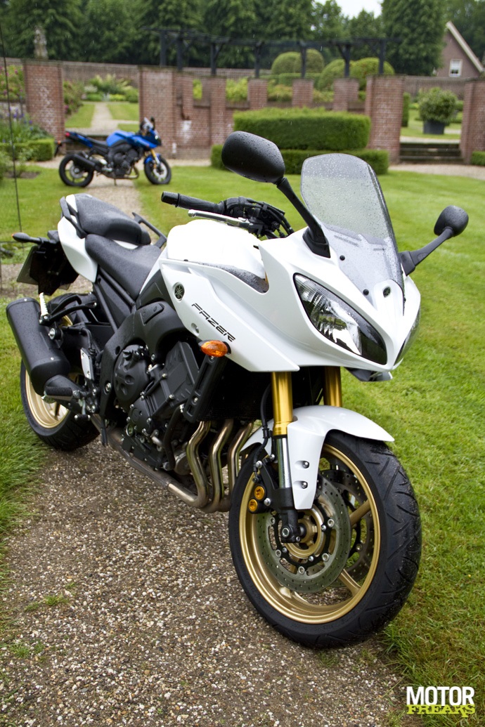 Yamaha Fazer8