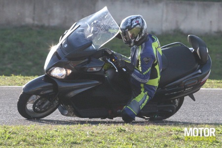 Paris_by_motorscooter_IMG_0431.jpg
