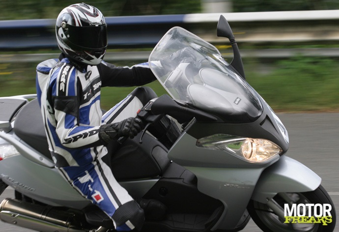 Paris_by_motorscooter_IMG_1042.jpg