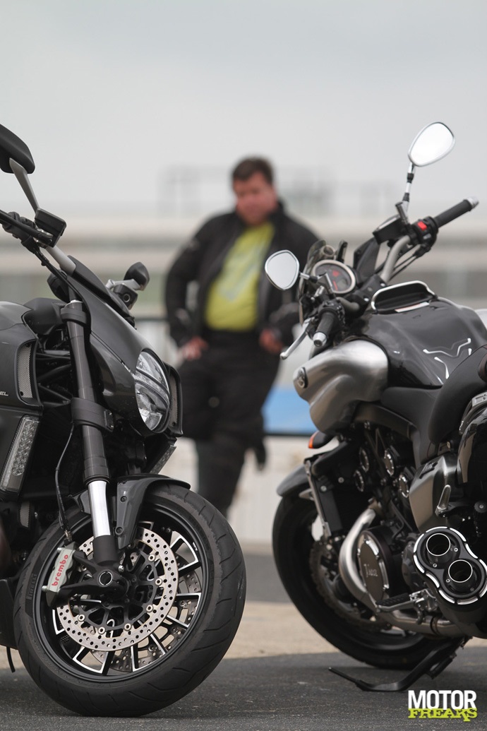 Diavel vs. V-Max