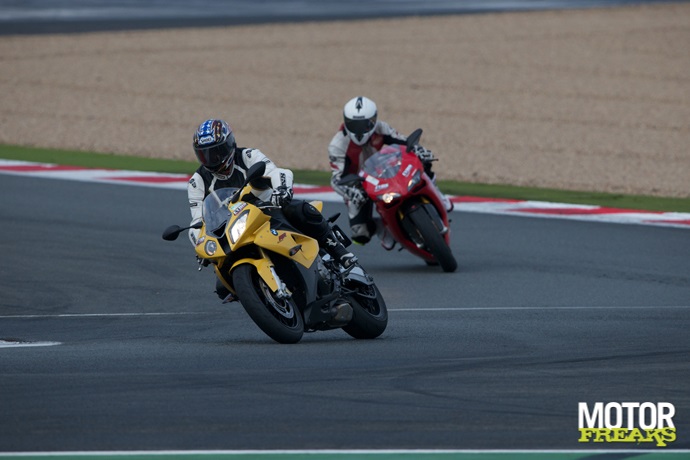 Superbikes op Magny Cours