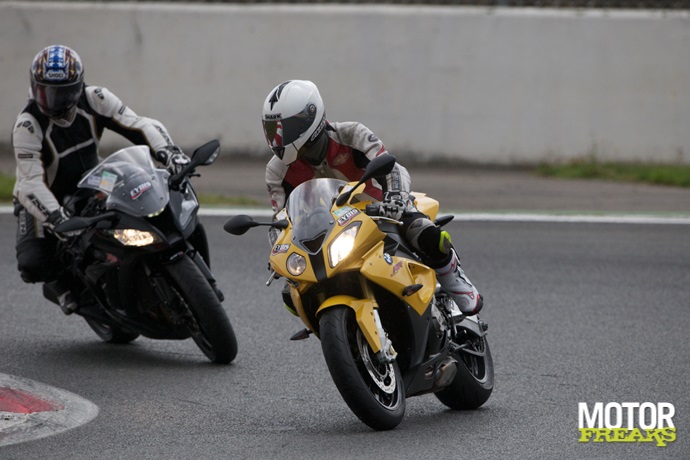 Superbikes op Magny Cours