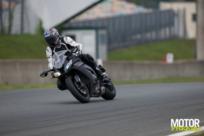 Superbikes op Magny Cours: Kawasaki ZX-10R