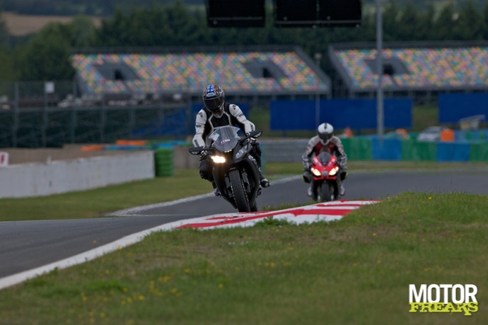 Superbikes op Magny Cours