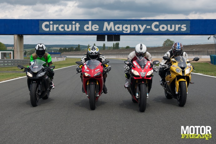 Superbikes op Magny Cours