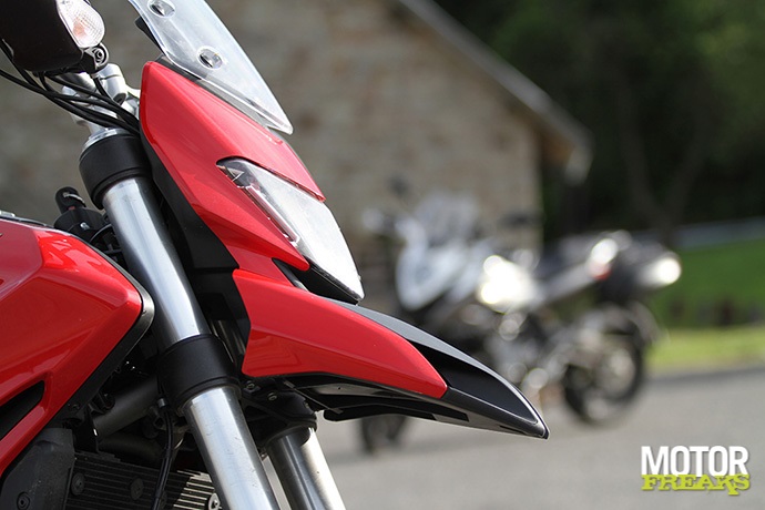 Ducati Hyperstrada versus MV Agusta Stradale 800