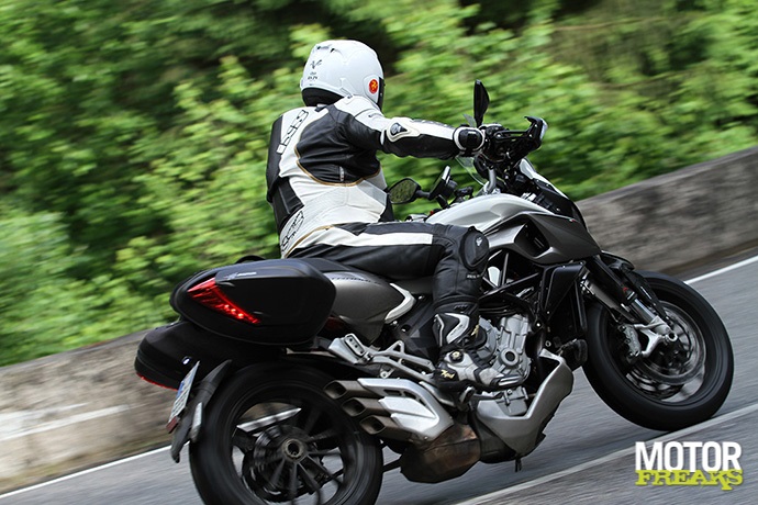 MV Agusta Stradale 800