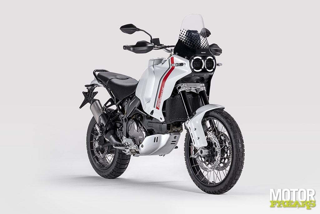 ducati_my22_desertx_2-1