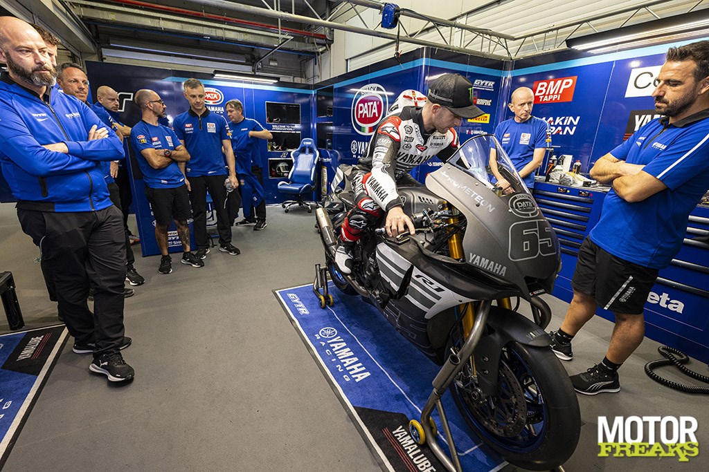 jonathan_rea_pata_yamaha_6-1