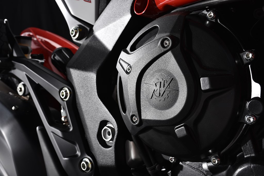 mv_agusta_turismo_veloce_rc_15-1