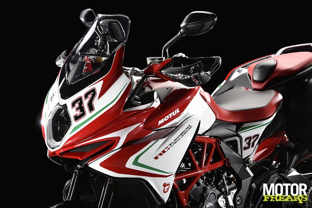 mv_agusta_turismo_veloce_rc_8-1