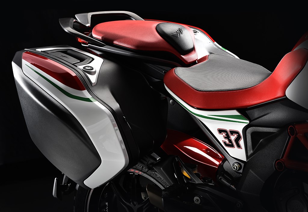 mv_agusta_turismo_veloce_rc_9-1