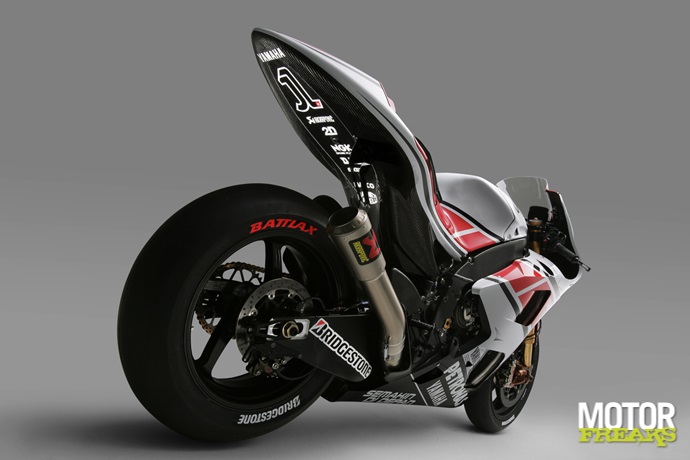 Yamaha_YZF_M1_4
