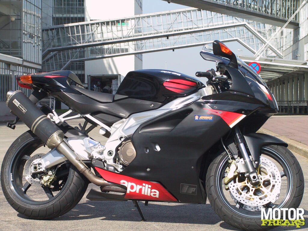 Aprilia RSV1000R 2004