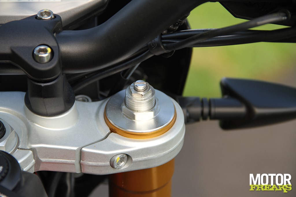 aprilia_dorsoduro_900_24