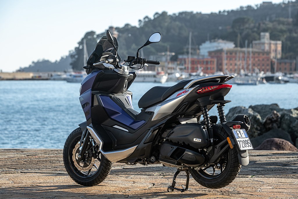 aprilia_my22_sr_gt_38