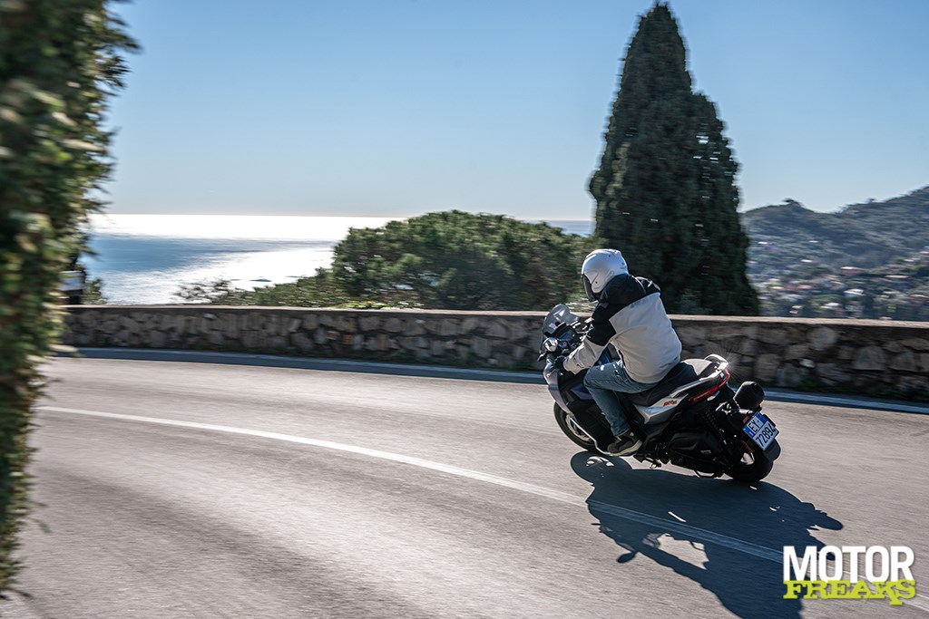 aprilia_my22_sr_gt_4