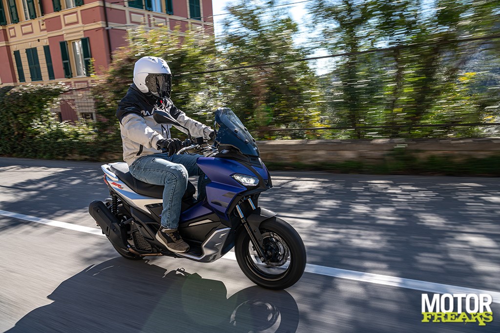 aprilia_my22_sr_gt_8