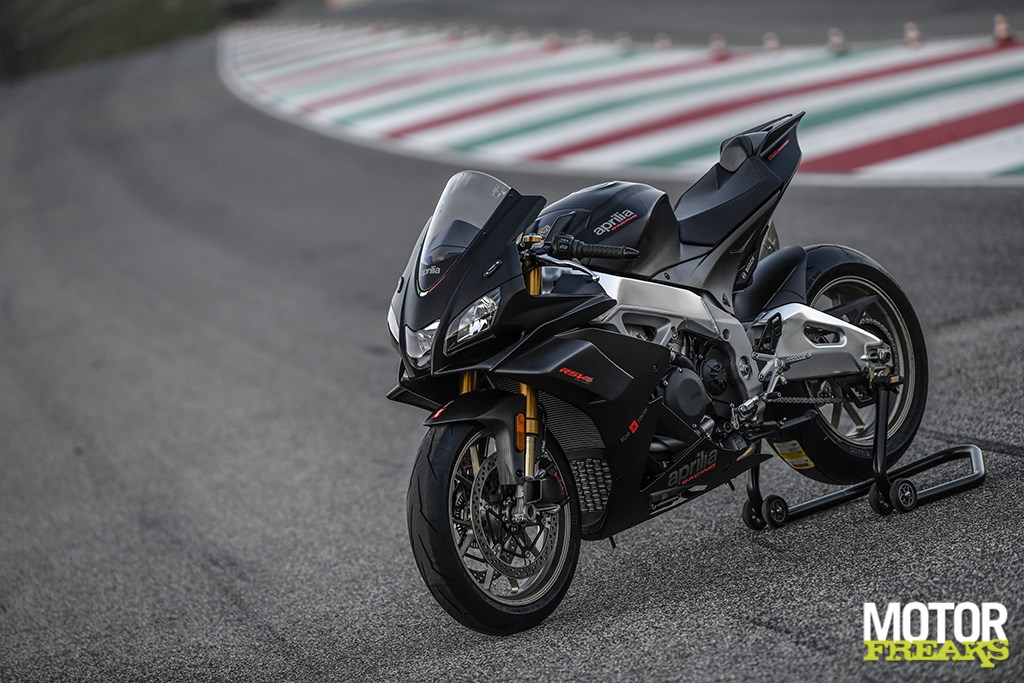aprilia_rsv4_1100_factory_11