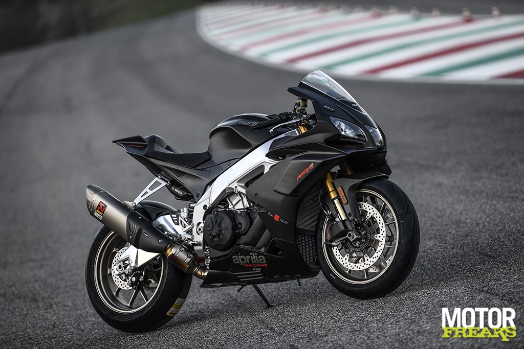 aprilia_rsv4_1100_factory_13