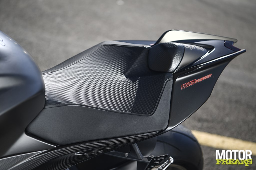 aprilia_rsv4_1100_factory_14