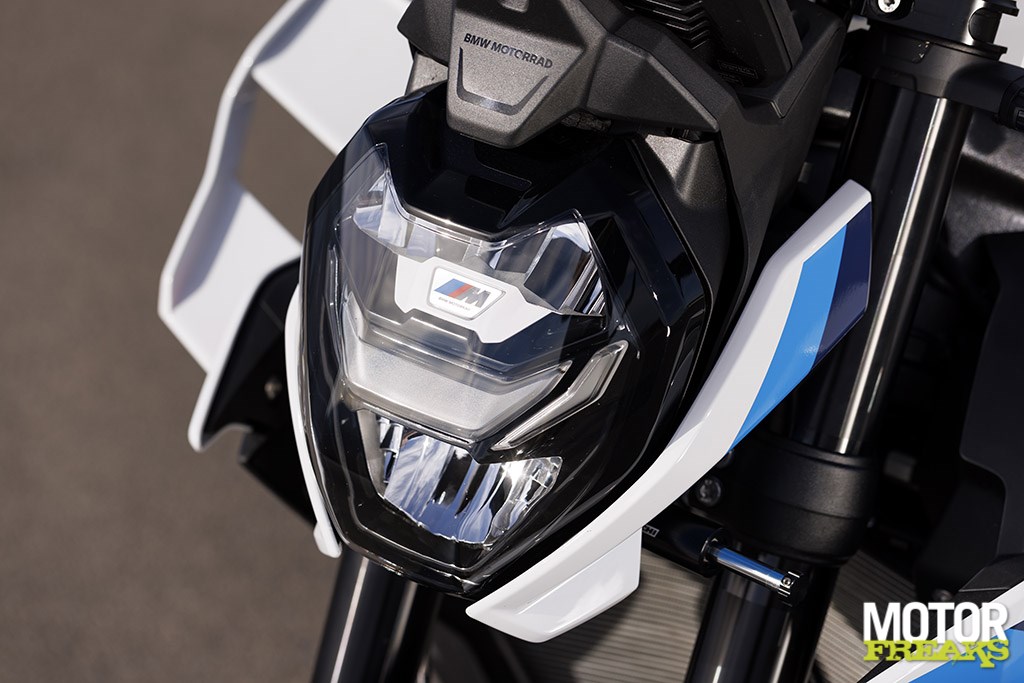 bmw_my23_m1000r_16-1