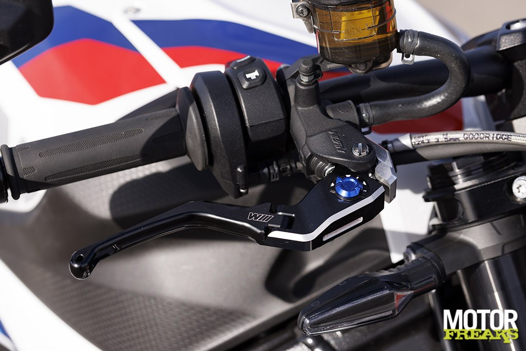 bmw_my23_m1000r_22-1