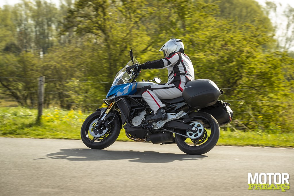 cfmoto_my22_650mt_0075