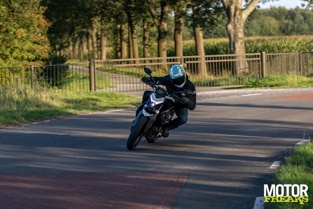 cfmoto_my24_450nk_02