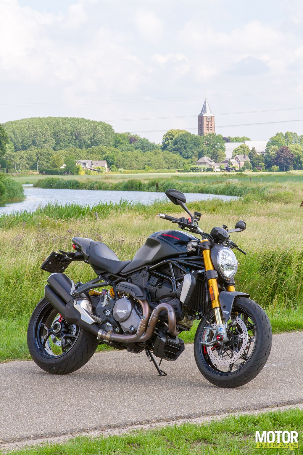 ducati_m1200s_bob_10