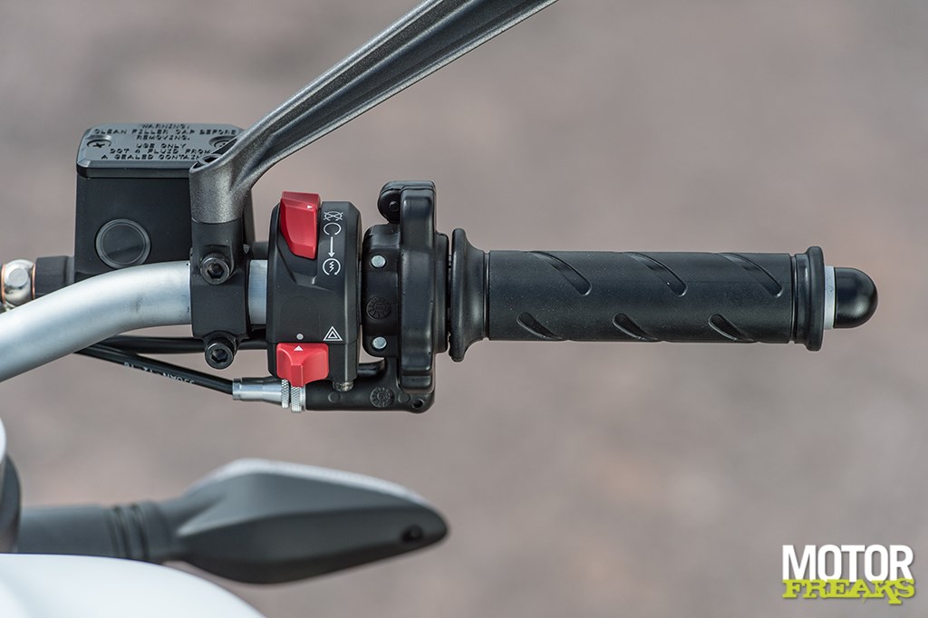 ducati_my17_monster_797_39