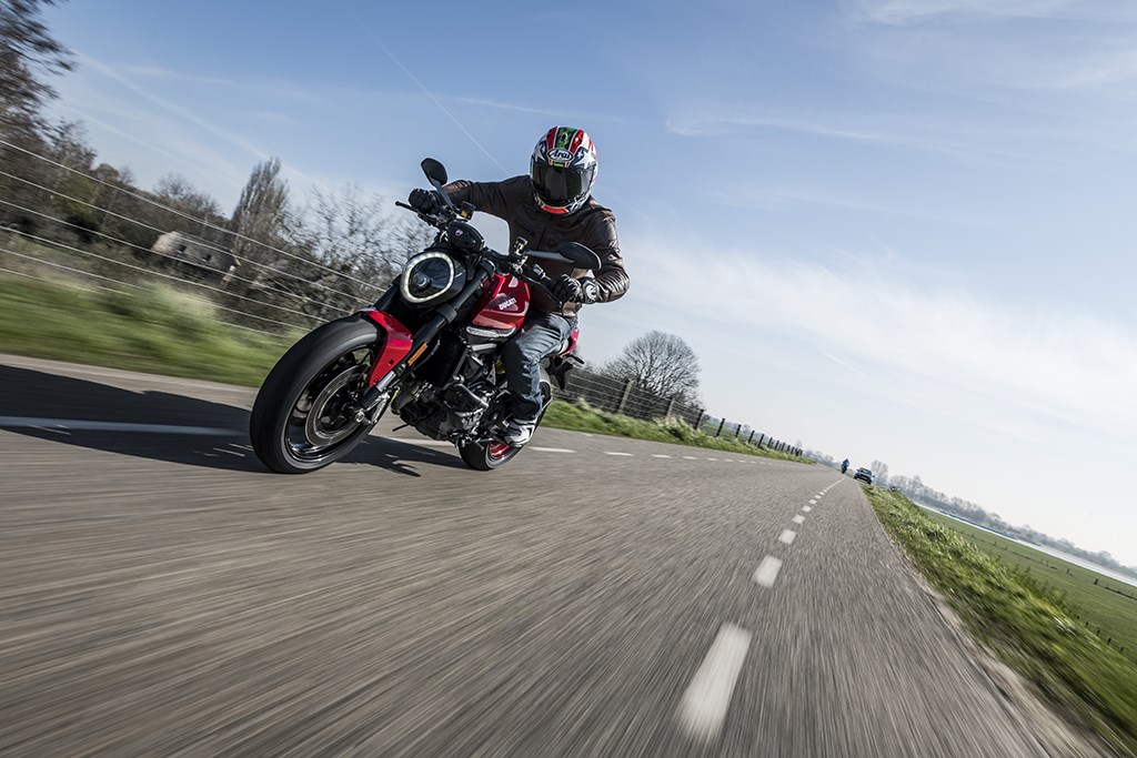 ducati_my21_monster_20