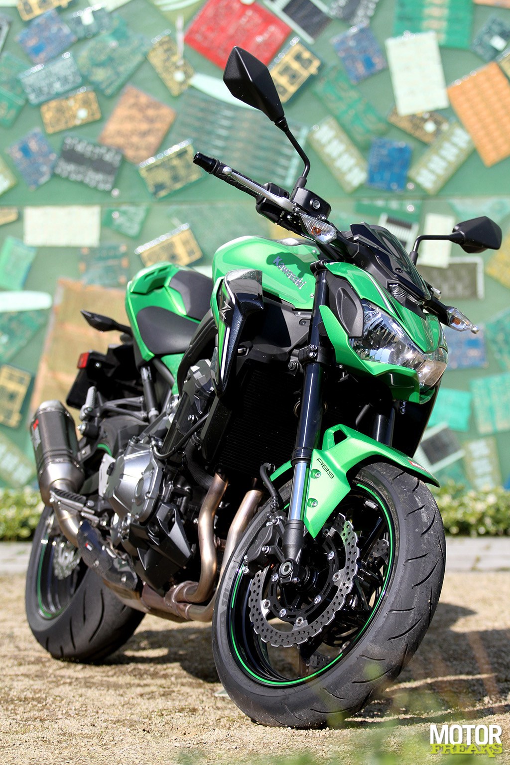 kawasaki_my17_z900_1-1